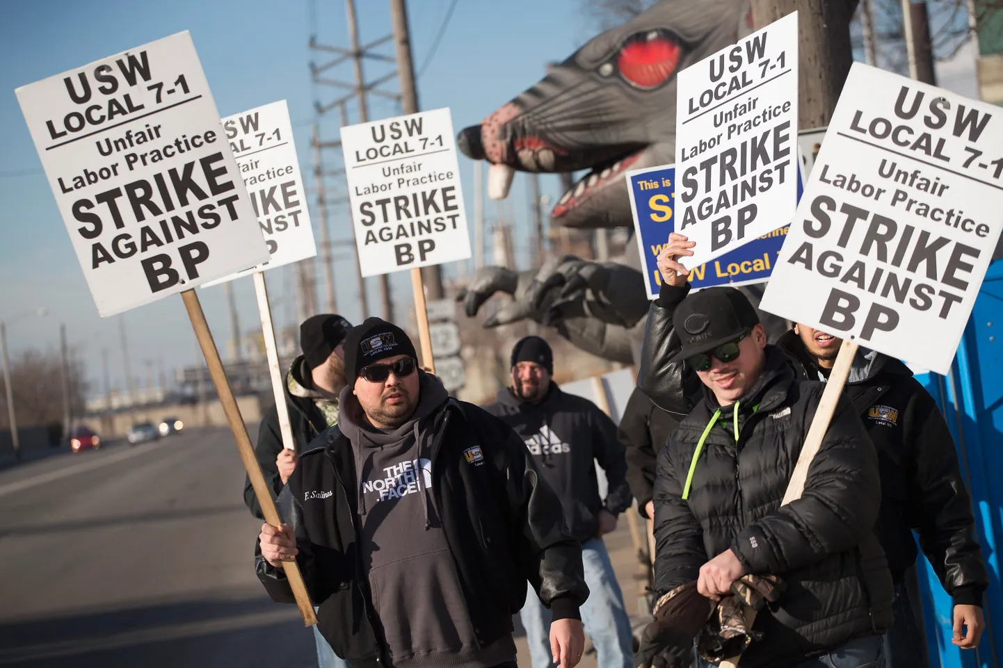 Ametiühingu United Steelworkers streikijad