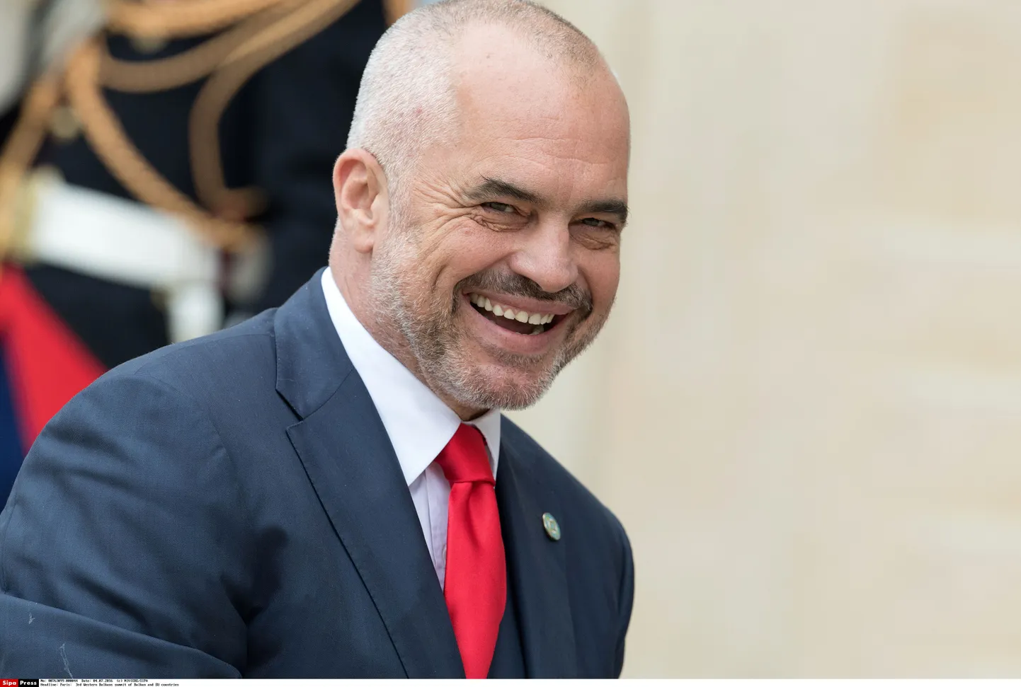 Albaania peaminister Edi Rama saabumas Pariisi EL-i ja Lääne-Balkani tippkohtumisele.
