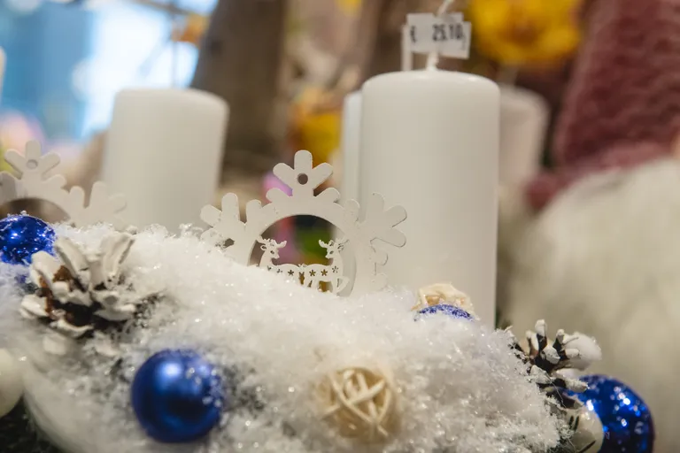 Adventes vainagi ziedu salonā "Aina"