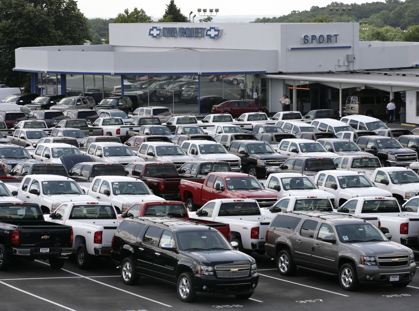 General Motorsi Chevrolet sõiduautod seismas Marylandis autokaupluse platsil 1. juulil 2008. aastal.