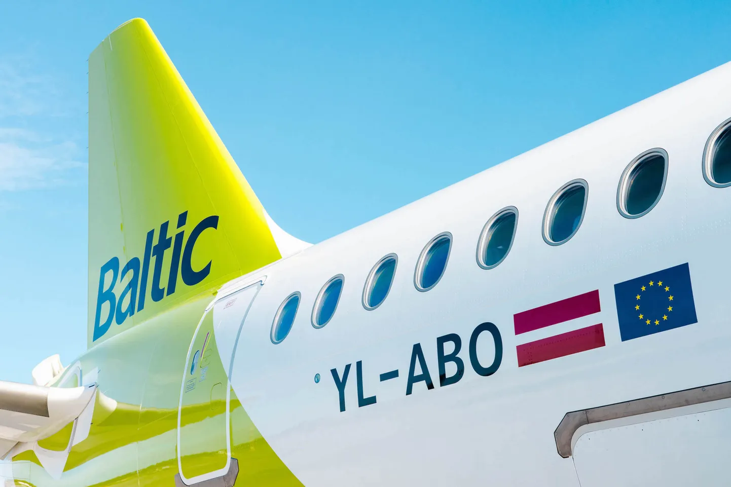 "airBaltic" saņem kārtējo "Airbus" A220-300 lidmašīnu
