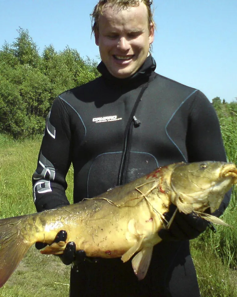 Algaja õnn. 7,3 kilo kaaluva karpkala püüdis Priit Soonets vaid mõni päev pärast varustuse soetamist.