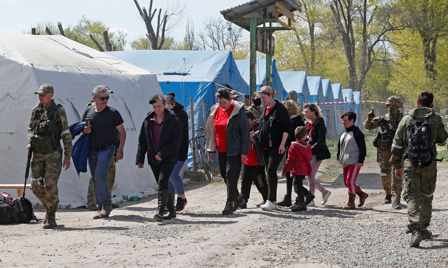 Эвакуация гражданских лиц с территории завода "Азовсталь"