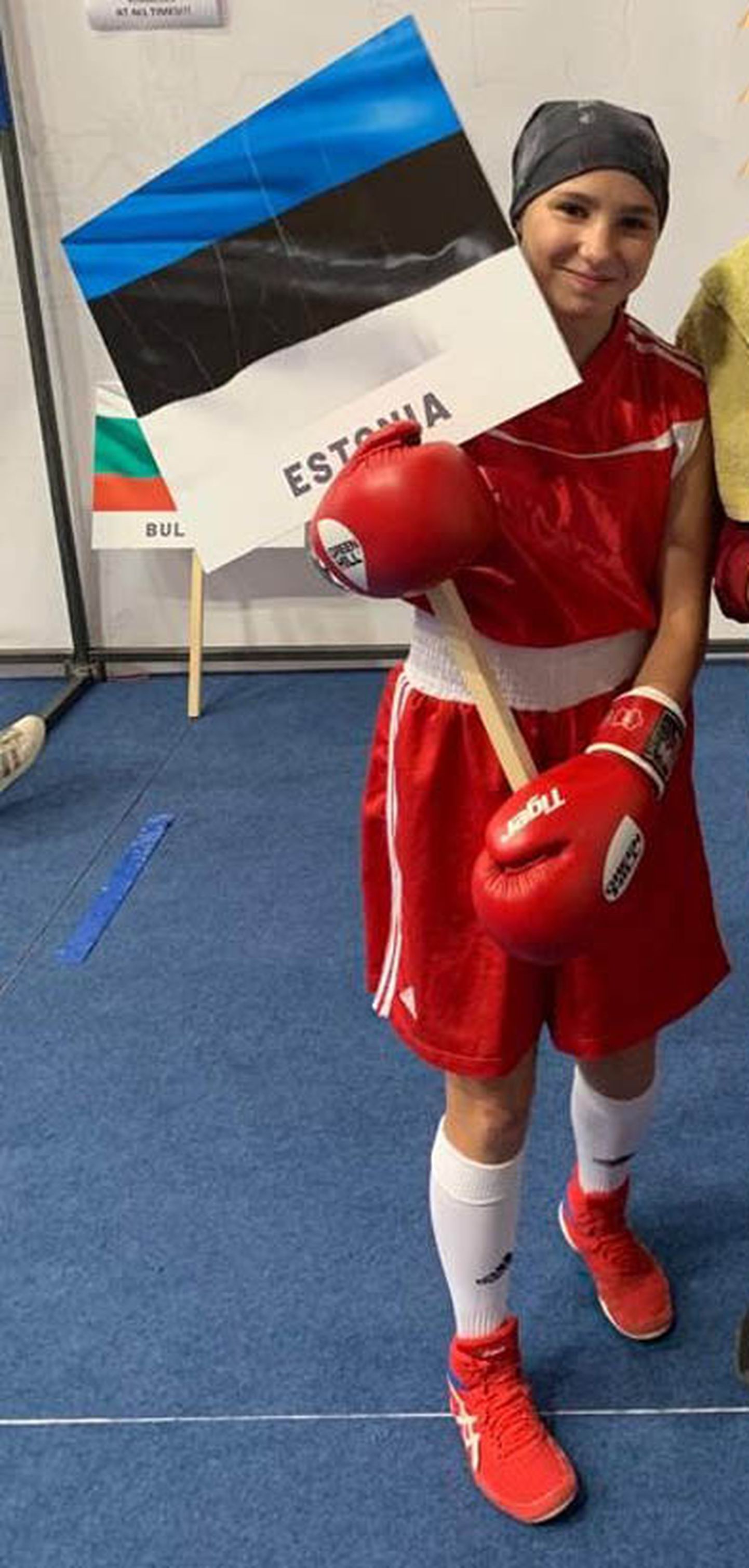 Воспитанница Кивиылиского боксерского клуба Диана Горисная делала на прошлой неделе в Черногории историю эстонского женского бокса.