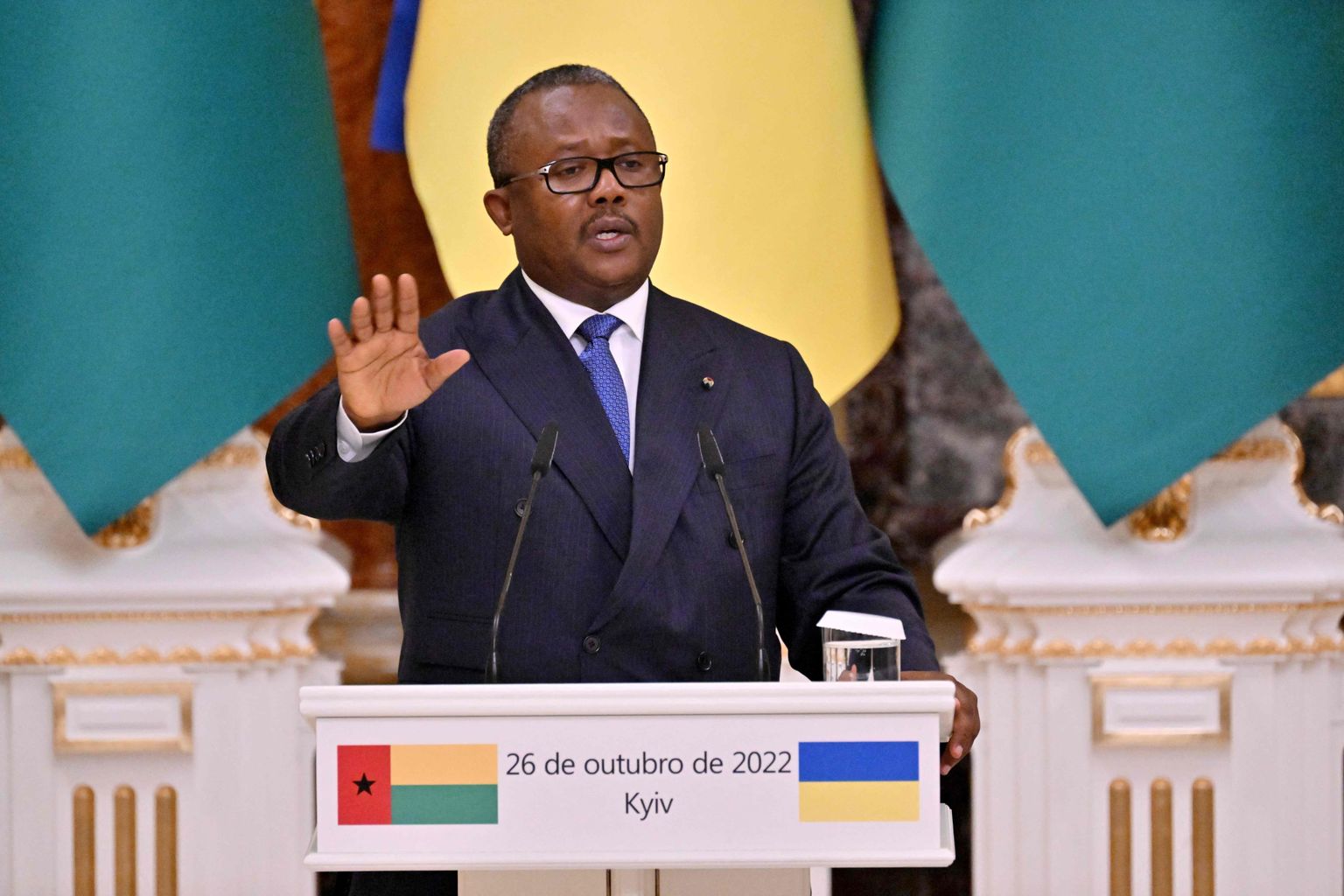 Президент Гвинеи-Бисау Умаро Сиссоко Эмбало во время пресс-конференции с Владимиром Зеленским в Киеве 26 октября 2022 года.