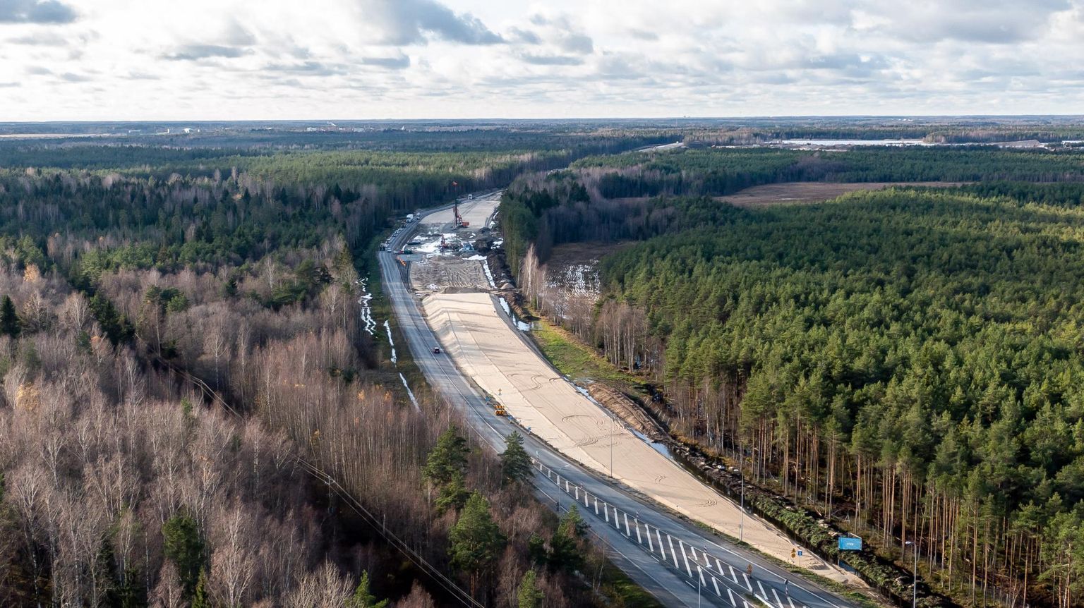 Eestis on tänaseks valminud Rail Balticu Saustinõmme viadukt.