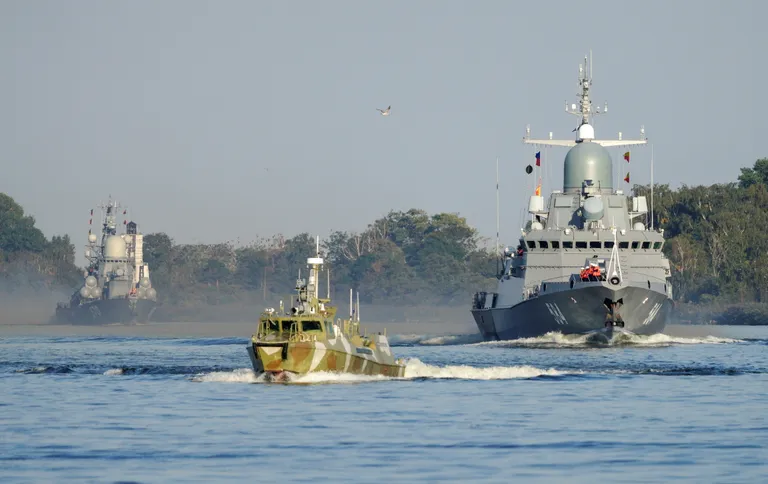 Russian military vessels leave a port during naval drills, which are staged by the Baltic Fleet forces of the Russian Navy, part of the exercises Zapad-2021 opened by Russia and Belarus, in the Baltic Sea town of Baltiysk in Kaliningrad Region, Russia September 9, 2021. REUTERS