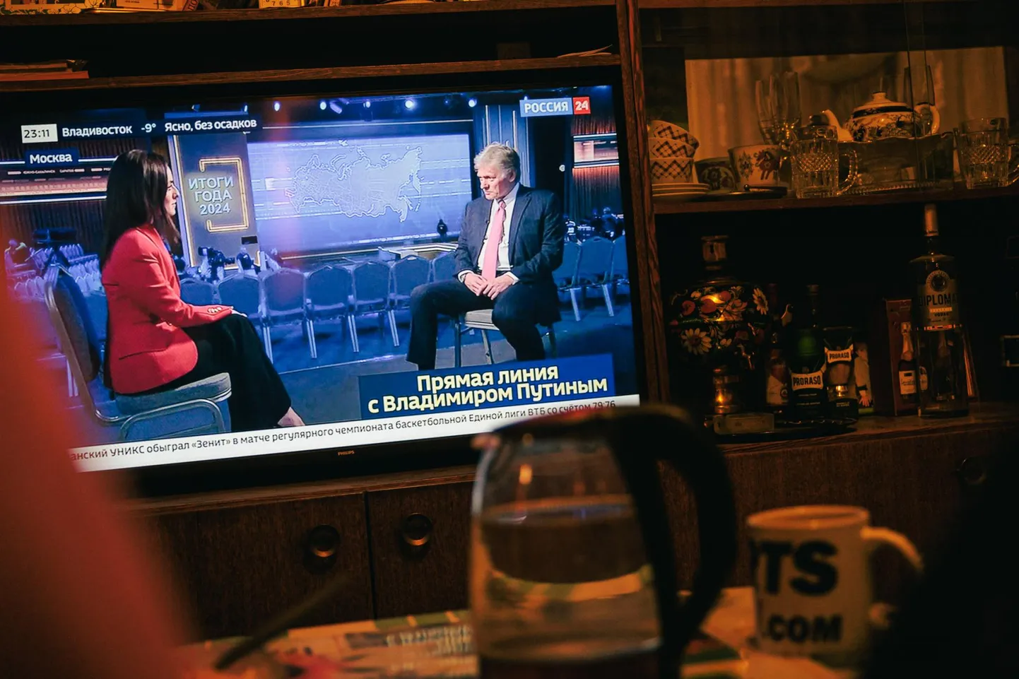 Venemaa telekanal Rossija narvakate kodus. FOTO: Ilja Smirnov