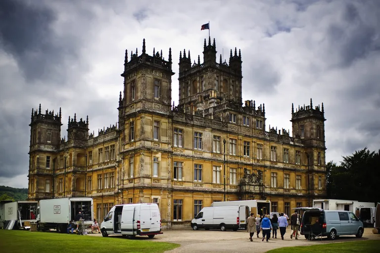 Hampshire'is asuv Highclere loss, kus toimusid sarja «Downton Abbey» võtted