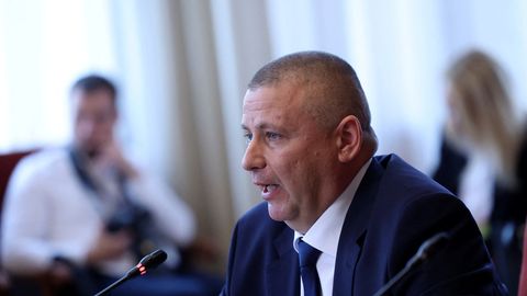 Kaitseminister: Ungari sulgeb ukse Venemaa nina ees