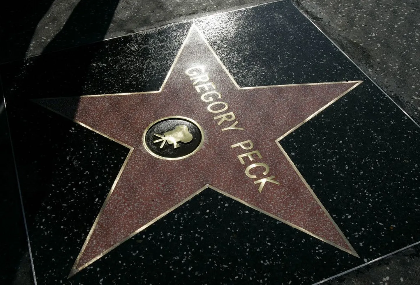 1950. - 1960. aastate Hollywoodi staari Gergory Becki täht Hollywoodi bulvaril enne vargust.