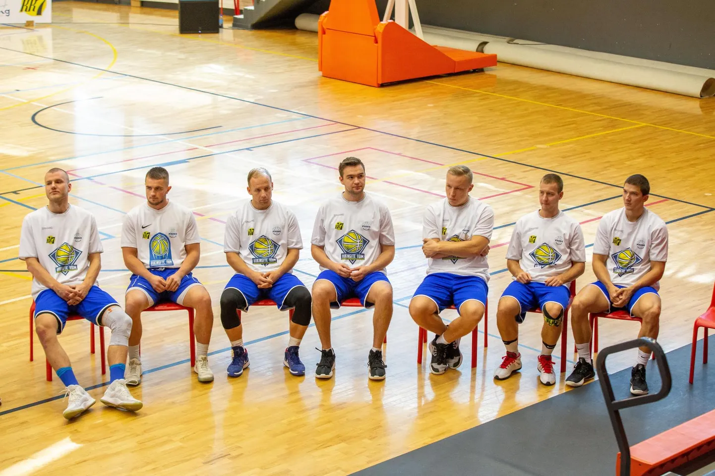 Korvpalliklubi 7 ja Järvamaa esindusmeeskond Paide Viking Window tutvustasid end Paide E-Piima spordihallis. Hooaja alguseni on veel veidi aega, esimene kodumäng on 9. oktoobril.