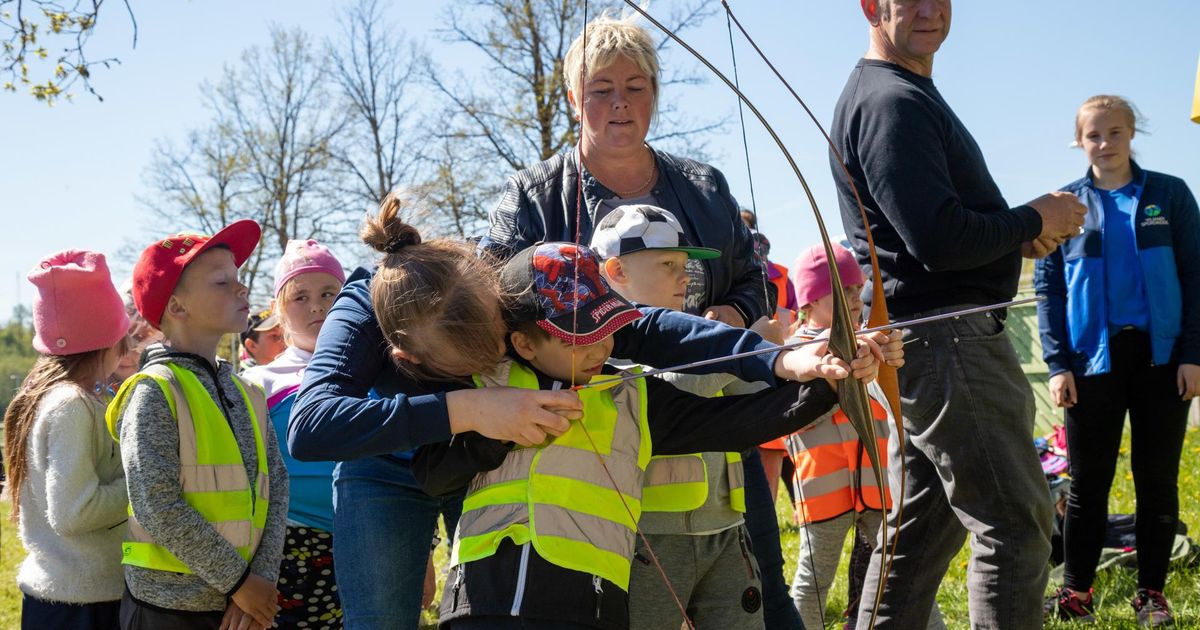 Sajad koolieelikud veetsid staadionil päikeselise ja sportliku ennelõuna