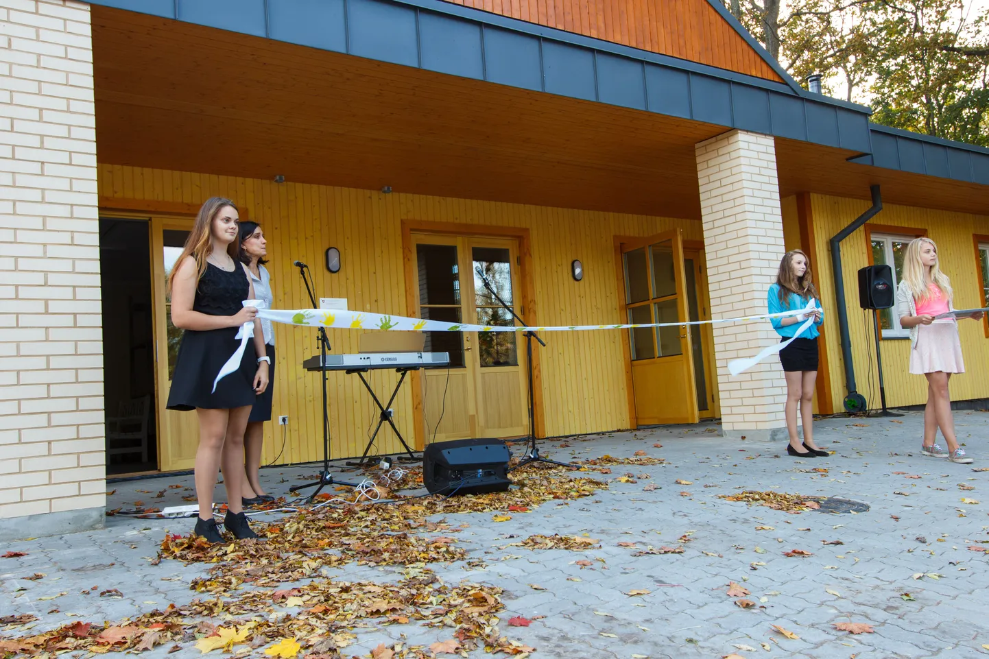 Valga Kurepesa uue paarismaja avamine Pargi tänavas.
