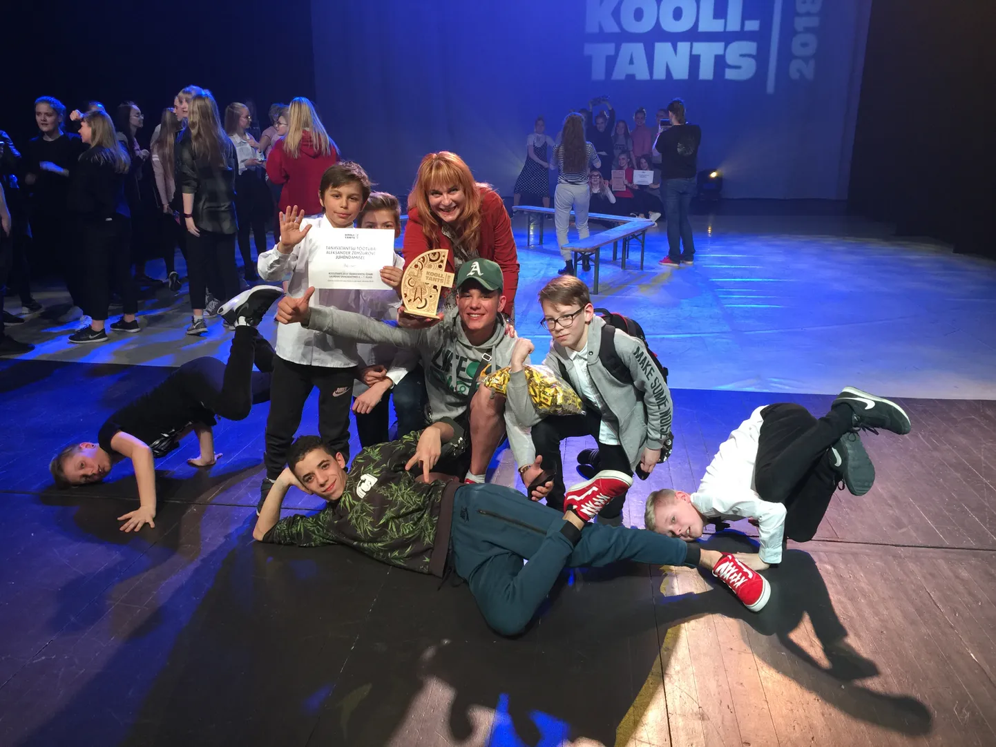 Stuudio Joy trupp B-boys Squad võitis tänavatantsude seas laureaaditiitli. Nende tants «Ettekandjad» kuulutati parimaks 4.–7. klasside arvestuses.