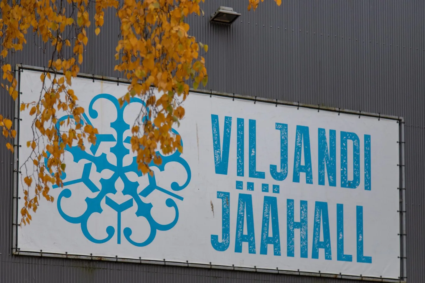 Viljandi jäähalli kasutavad spordiklubid soovivad linnalt saada toetust, et järgmised kaks kuud üle elada.