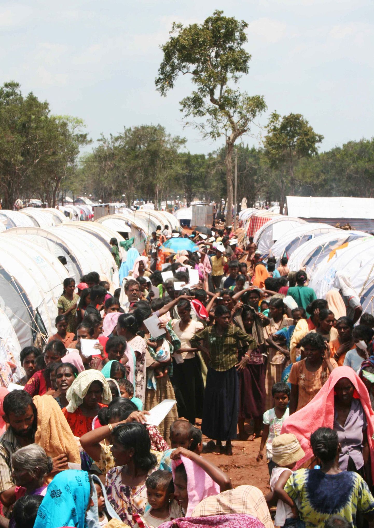 Sri Lanka põhjaosas lahingute eest põgenenud tamilite pagulaslaager.