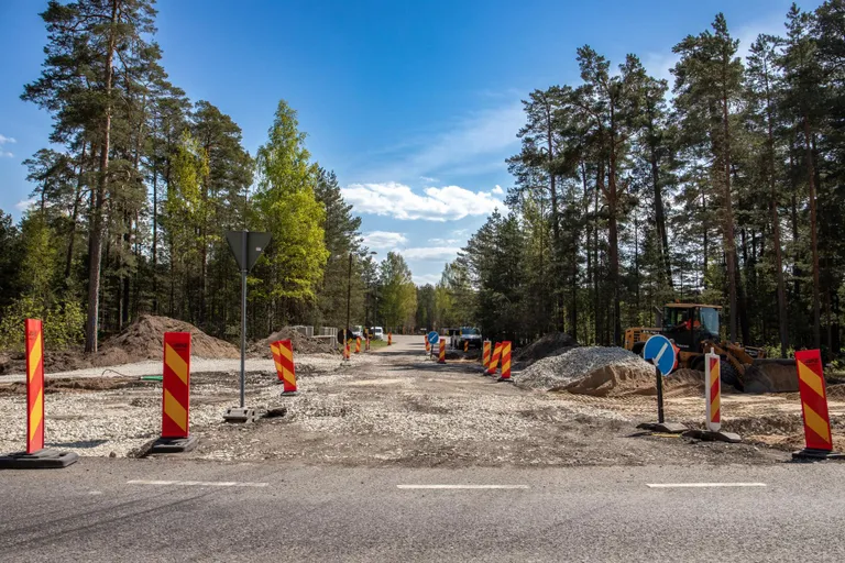 Kokku ehitatakse ümber 400 meetrit teed.