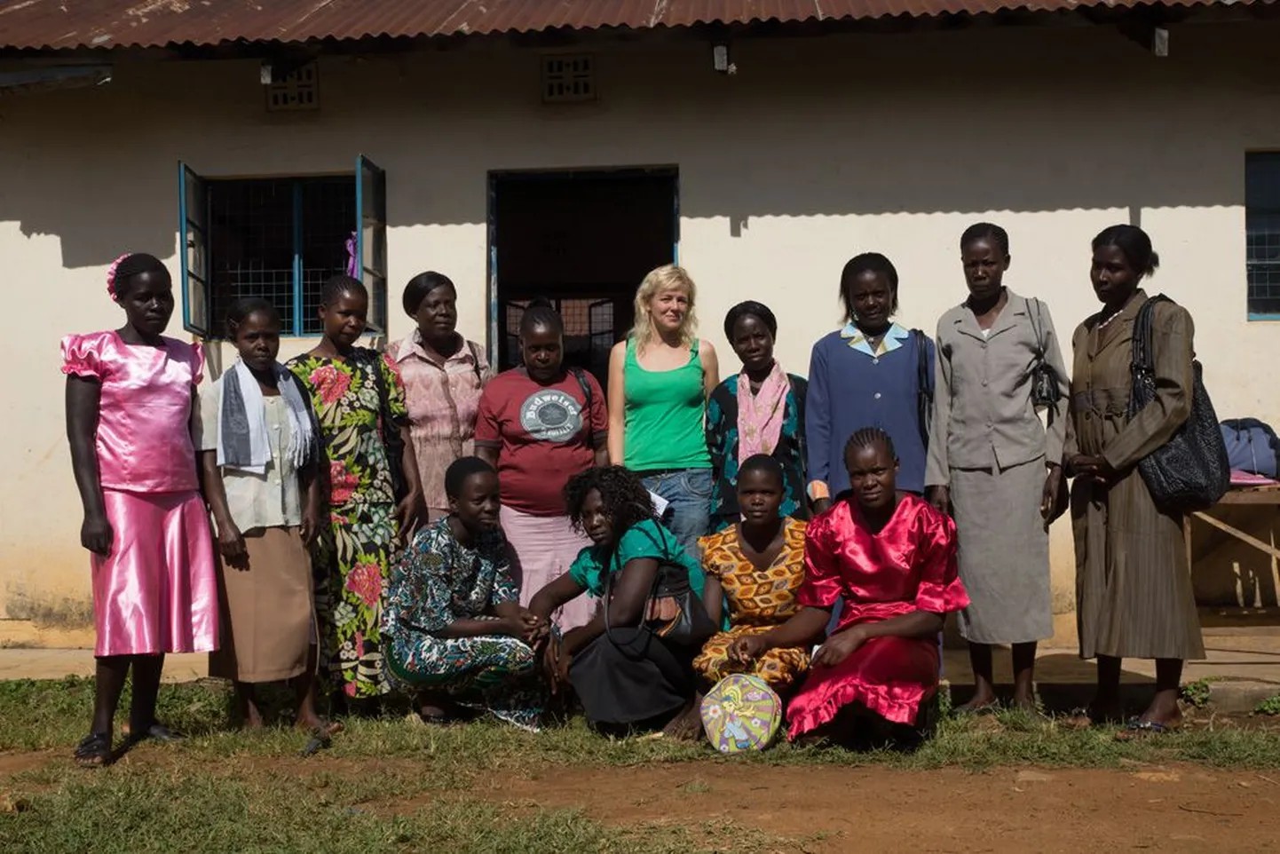 «Vaba tahte» avaosa peategelane Karin Luts oma õpilastega Keenias.