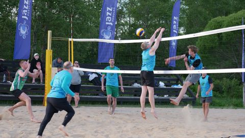 PILDID ⟩ Suvevolle avas Paides sportliku rannahooaja