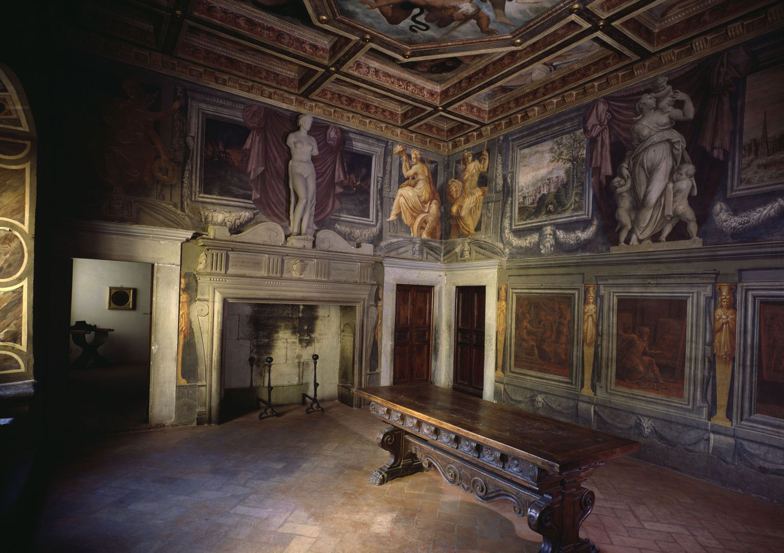 Saal Giorgio Vasari majas, kunstnik töötas oma kodu dekoreerimise kallal alates 1542. aastast üle kahekümne aasta, praegu asub Casa di Vasaris muuseum.
