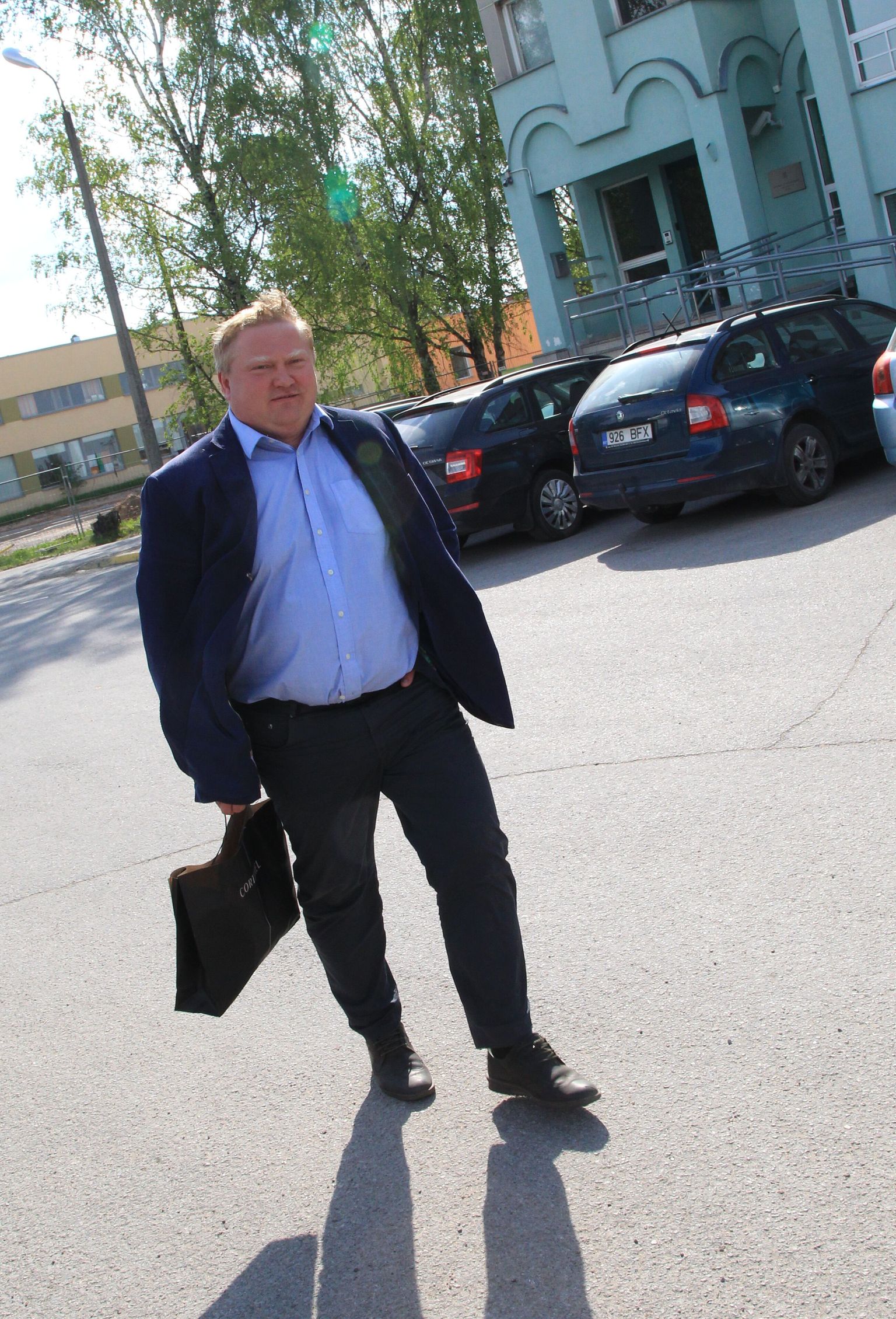 Keskkriminaalpolitsei otsustas Kajar Lemberi mullu mais 48 tunniks kinni pidada. Arestimajast vabanes ta 
25. mai õhtupoolikul.