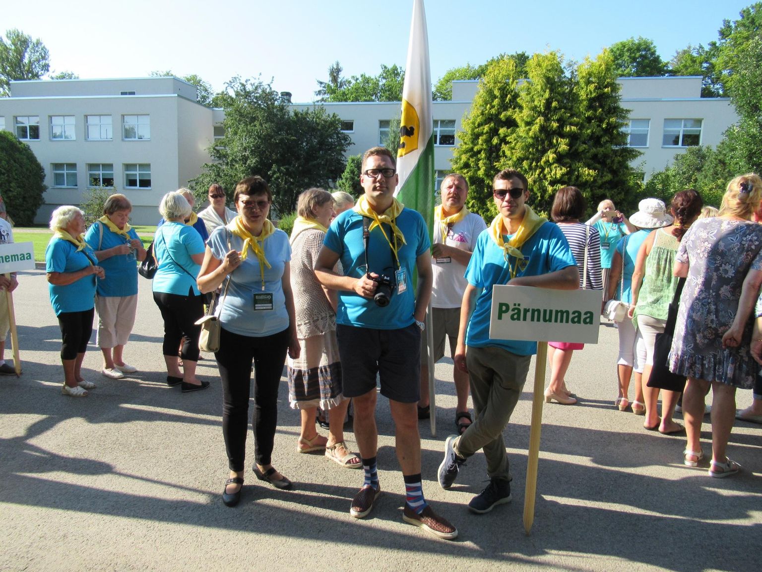 Pärnu maakonna külade esindajad möödunud maapäeva avarongkäigul.