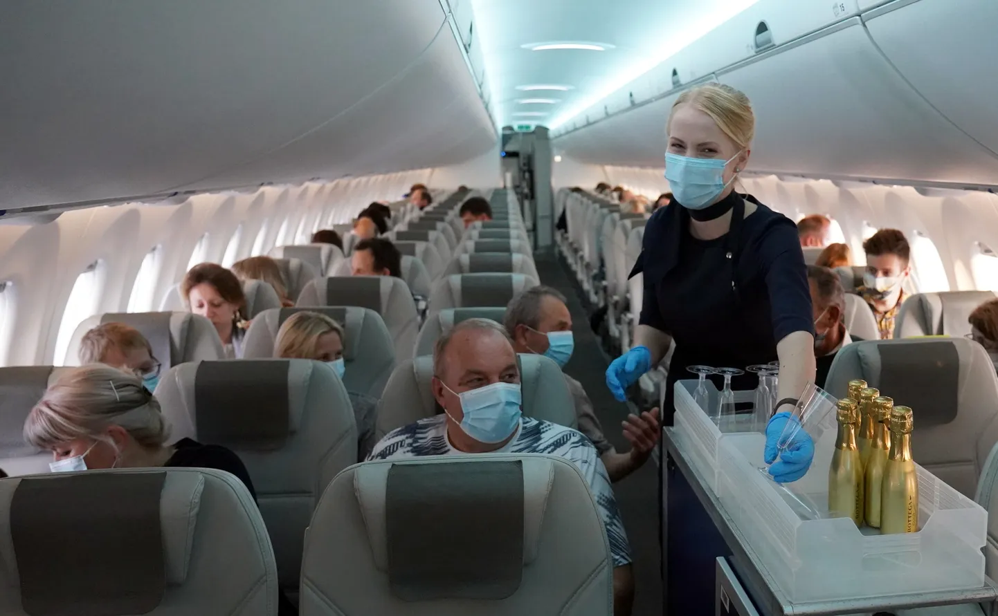 Läti lennufirma Air Baltic pakub koostöös reisifirmaga kõigile lendamisest puudust tundvatele inimestele võimalust teha lõbureis linna kohal.
