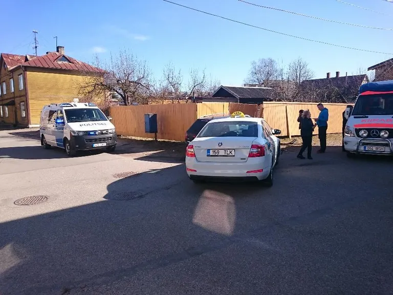 Pärnus Suur-Veski ja Rähni tänava võrdsete teede ristmikul põrkasid kokku Audi ja takso kirjadega Škoda.