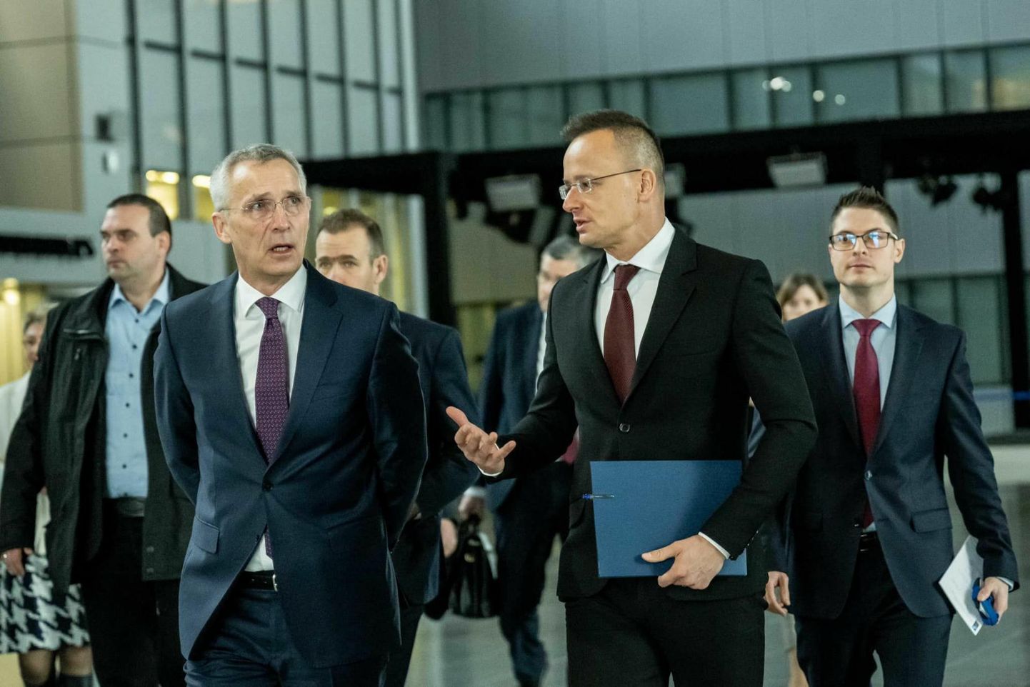 NATO peasekretär Jens Stoltenberg (vasakul) ja Ungari välisminister Péter Szijjártó, 2023.