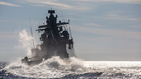 Регион Балтийского моря будут защищать корабли и авиация шести стран
