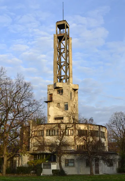 Kunagise Staro Sajmište messiplatsi ja hilisema koonduslaagri paljud hooned lagunevad.