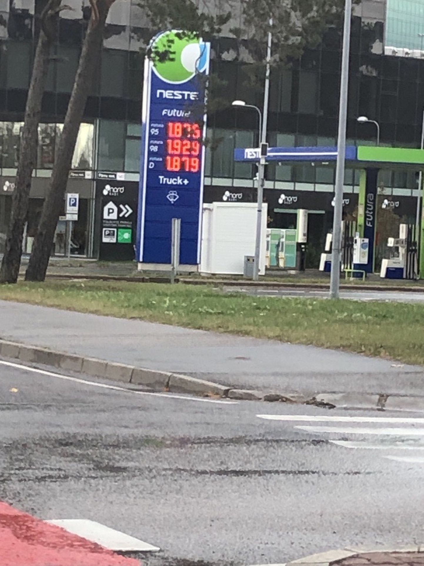 Tanklaketid tõstsid kütuste hinda