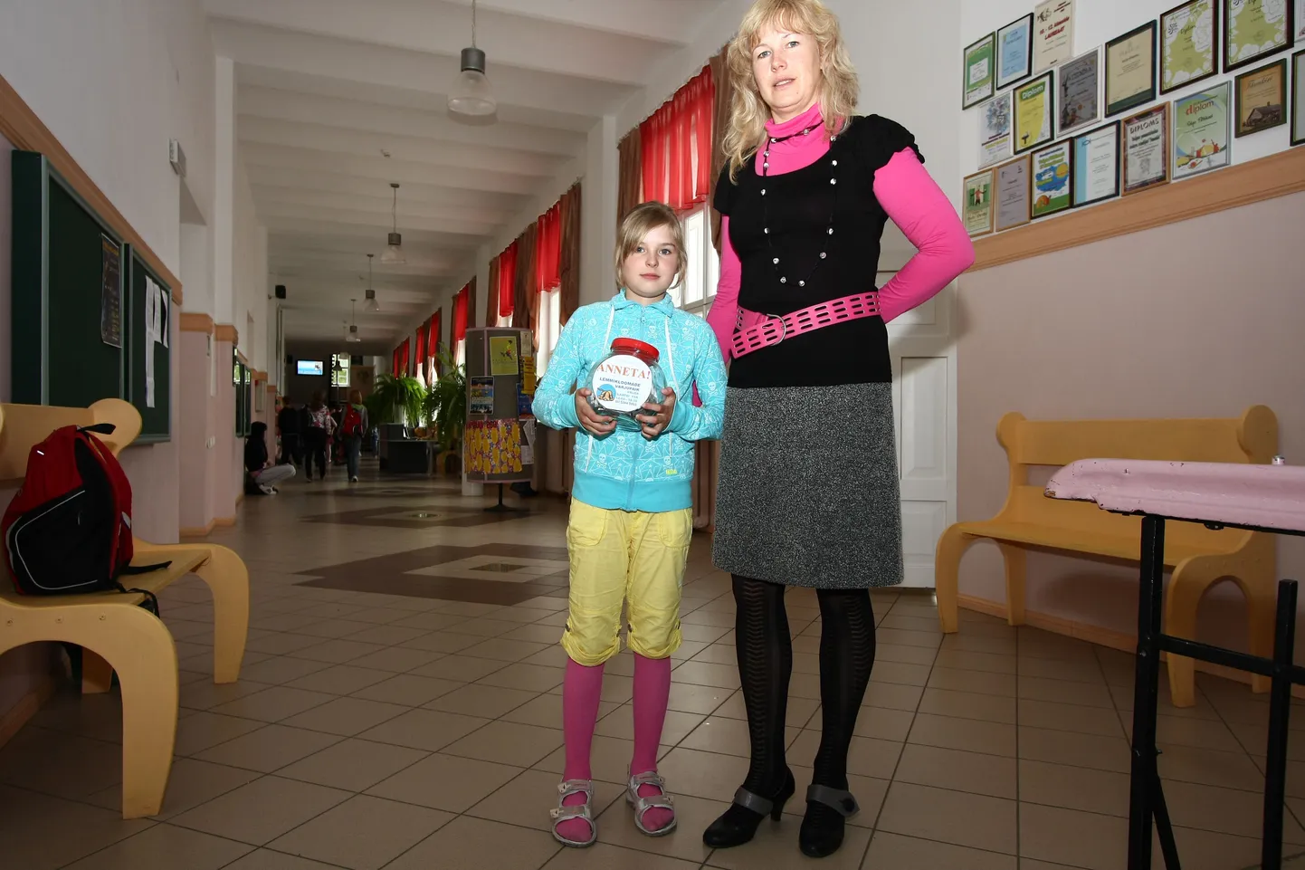 Kaari Uibomägi korjanduspurgiga.