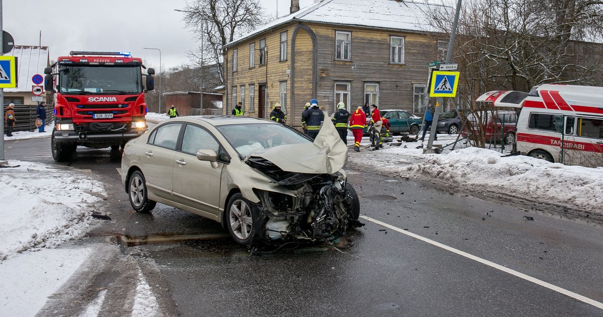 Звук столкновения автомобиля