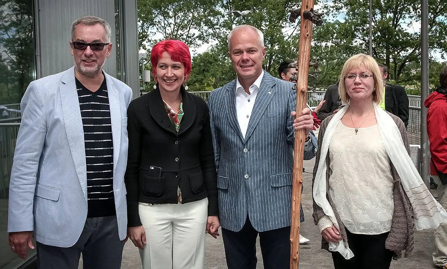 Täna pärastlõunal jõudis suvepealinna tiitel 19. korda Pärnusse.