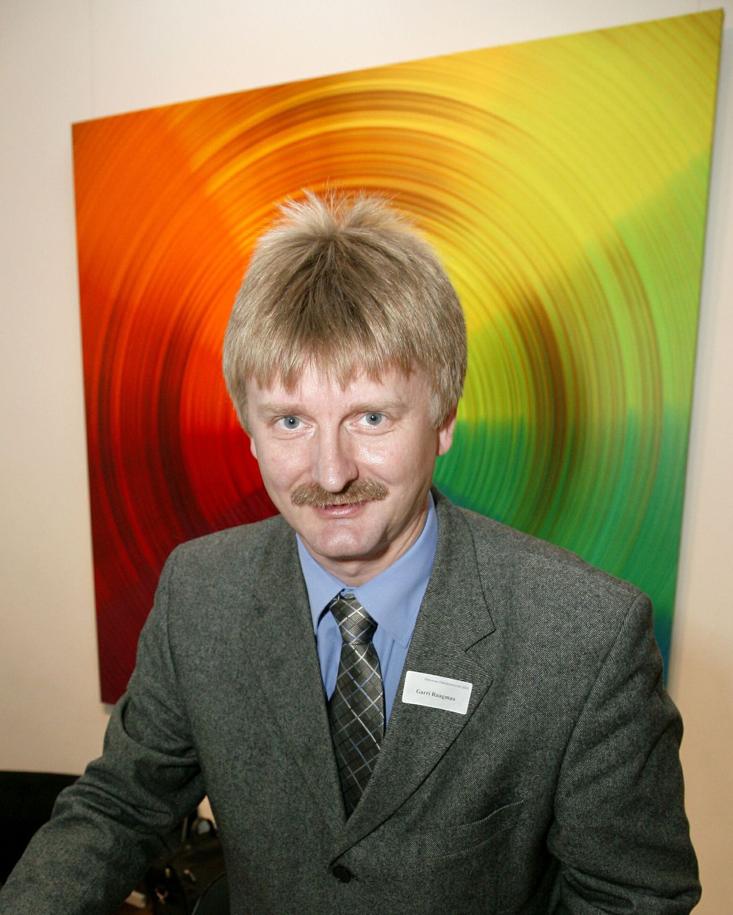 Garri Raagmaa, Tartu ülikooli teadur, 2009. aasta esimesel poolel oli ametis Tartu ülikooli Pärnu kolledži direktorina, “Pärnu aasta mees 2009”.