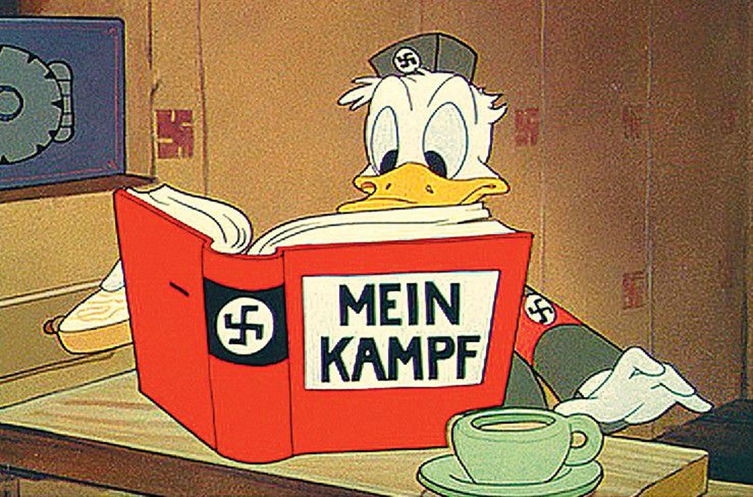 Unenäos Nutzimaale sattunud piilupart Donald tegi seal tutvust ka ühe kohaliku menuteose «Mein Kampfiga».