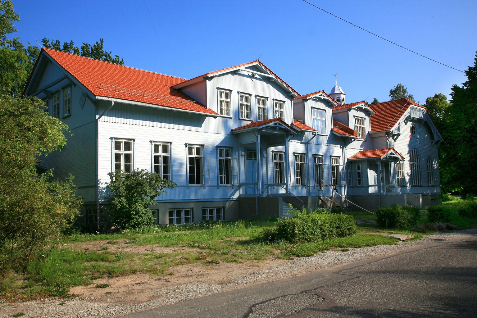 Raeküla Vanakooli keskus.