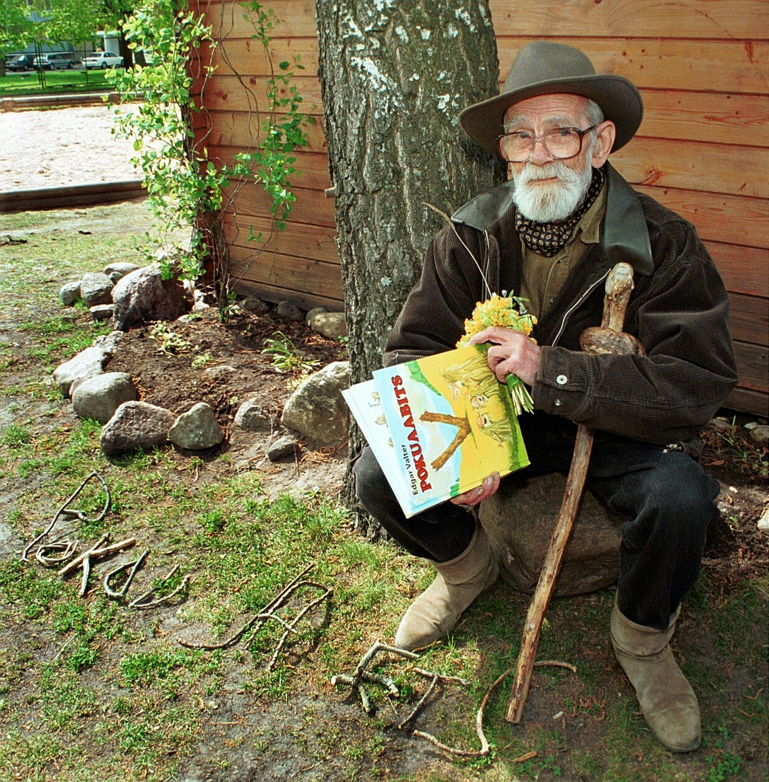 Kunstnik Edgar Valter 2002. aastal.