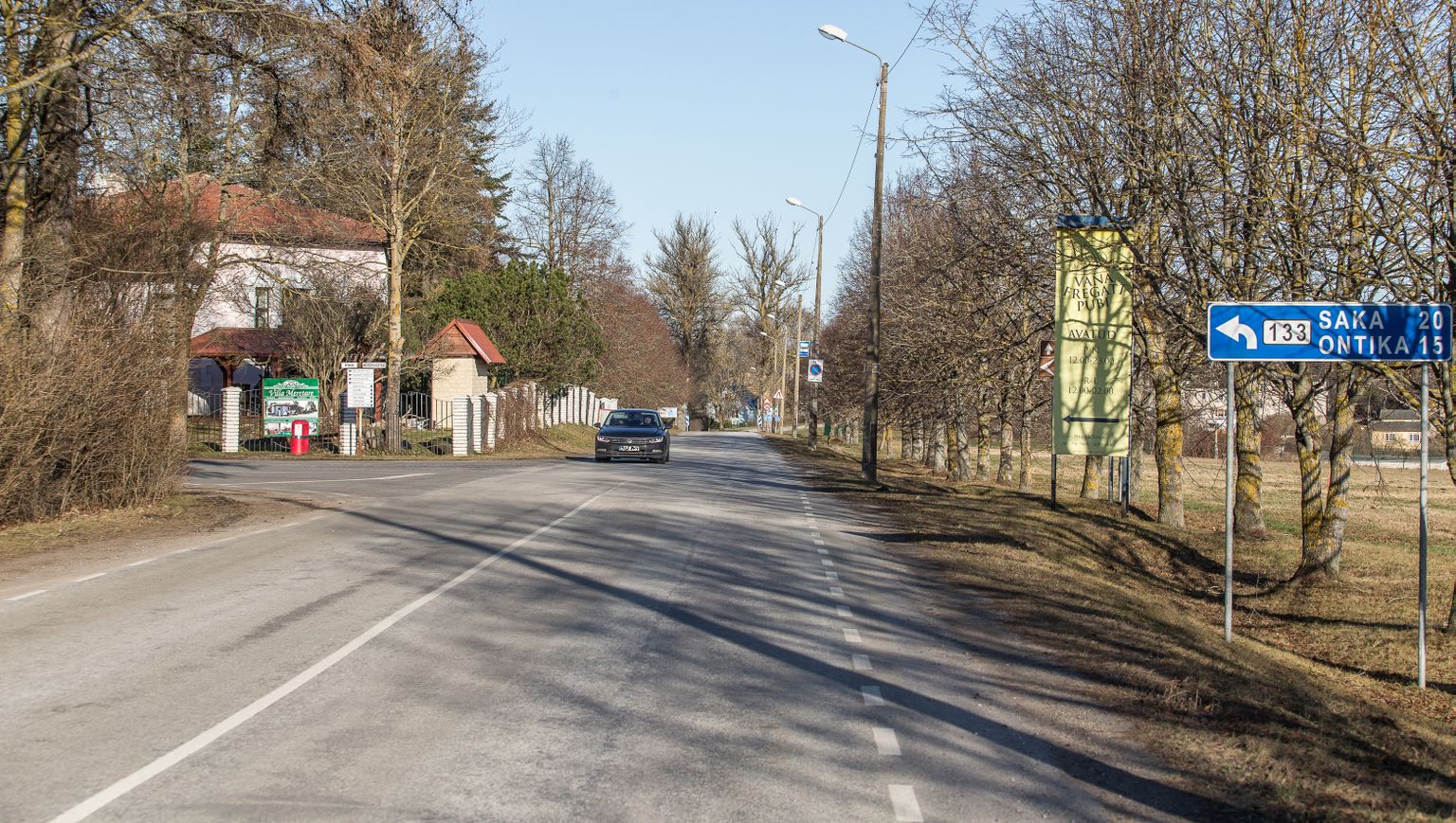 Tallinna-Narva maanteelt Toilasse viiv tee läheb tänavu kevadel remonti, paari aasta pärast peaks selle kõrvale tulema ka kergliiklustee.