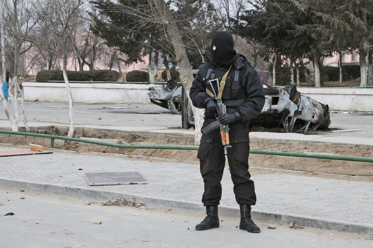 Kasahstani märulipolitseinik Žangaözeni linnas 17. detsembril.
