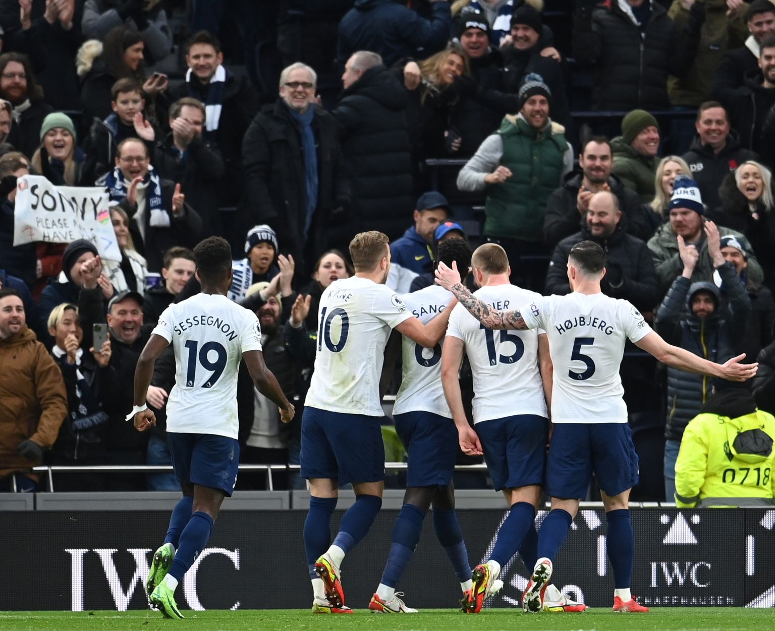 Tottenhami mängijad väravat tähistamas. Pilt on illustratiivne.