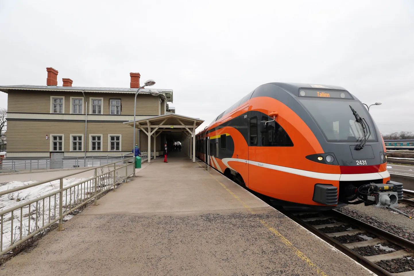 Поезд Elron в Тарту.