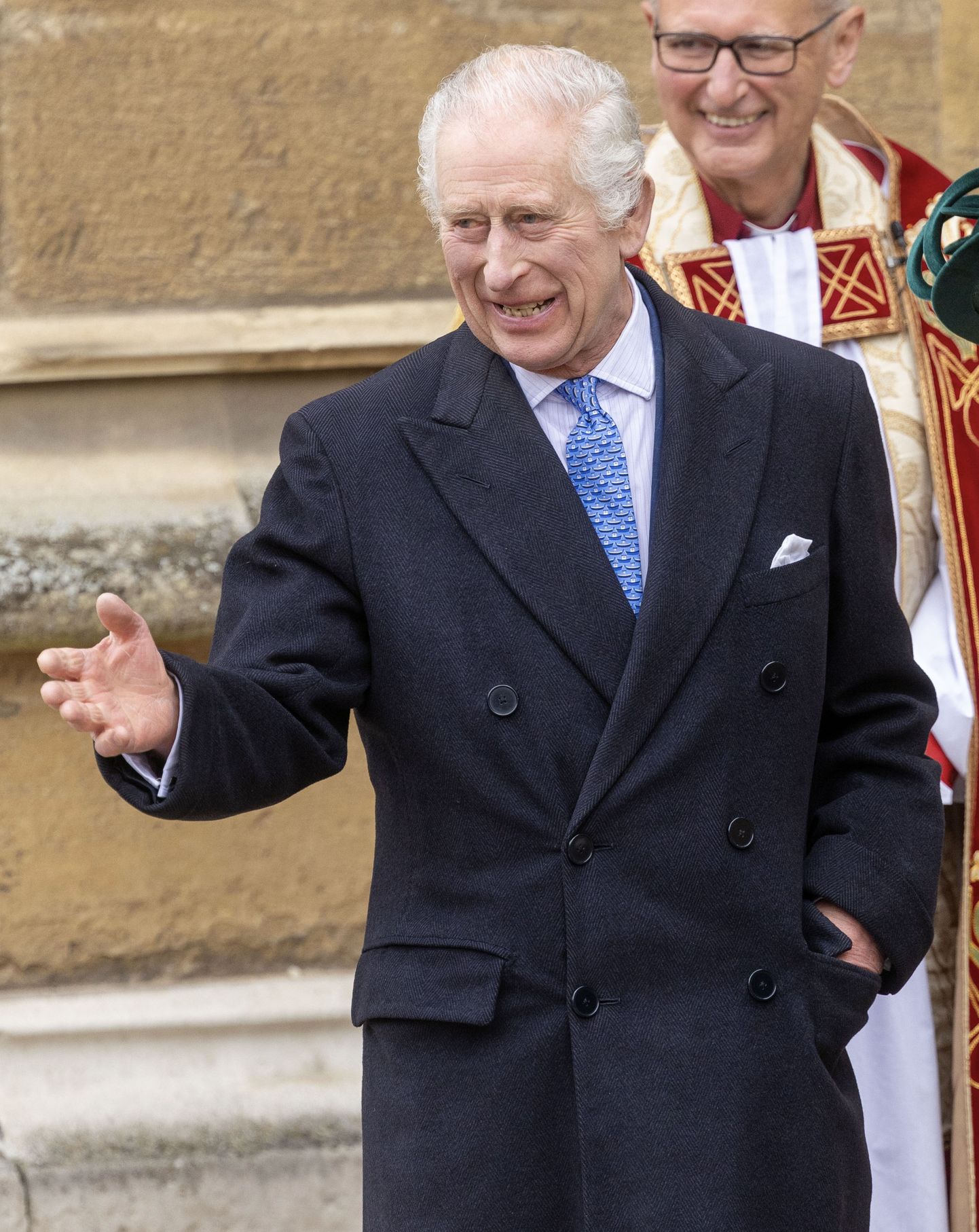 Briti kuningas Charles III osales 31. märtsil 2024 Londonis Windsori lossi St George'i kabelis lihavõttejumalateenistusel ja pärast seda suhtles rahvaga.