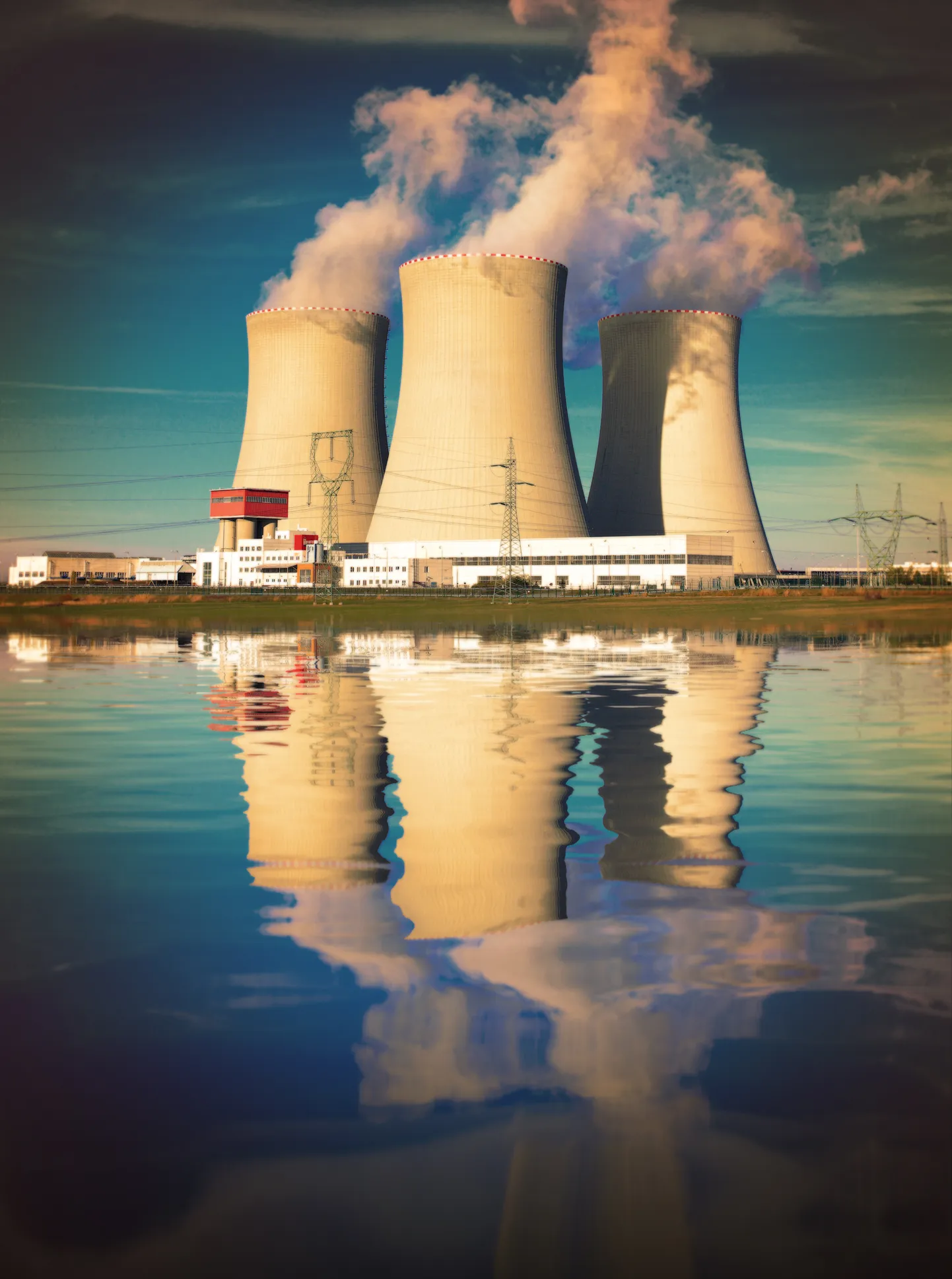 Большие АЭС вызывают опасения у защитников среды. Малые модульные реакторы (SMR) - более надежны, безопасны и с уменьшенным количеством радиоактивных отходов.