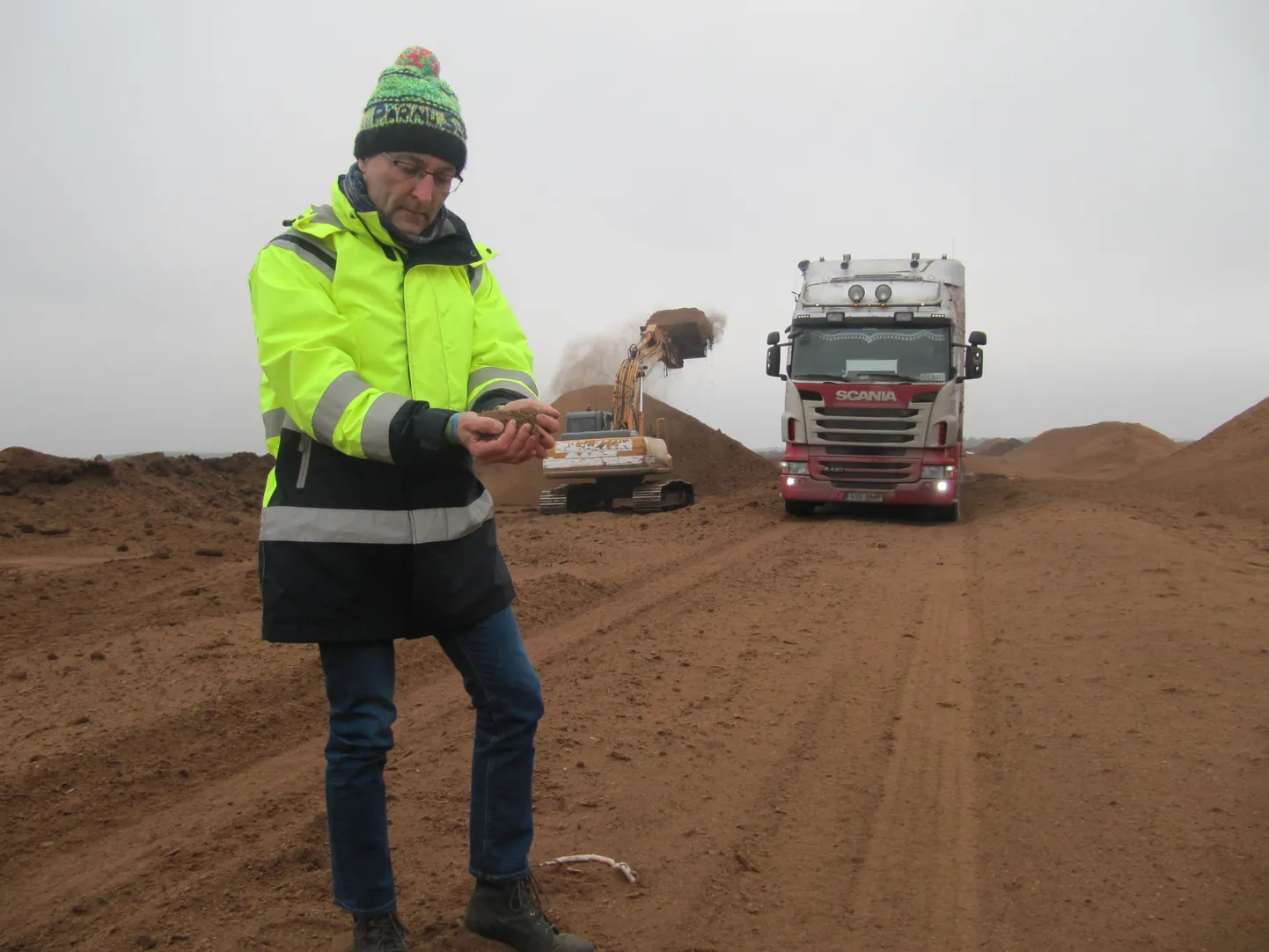 ASi Tootsi Turvas juhatuse esimees Matti Puuronen ja Lavassaare turbaväljad.