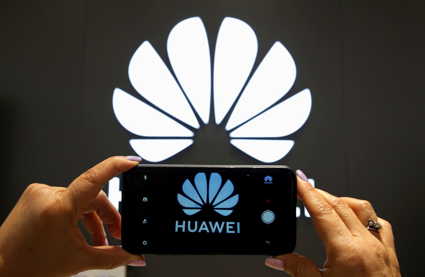 Rootsist sai läinud aasta suvel teine Euroopa riik, mis keelas Huawei seadmete kasutamise oma 5G mobiilsidevõrgus.