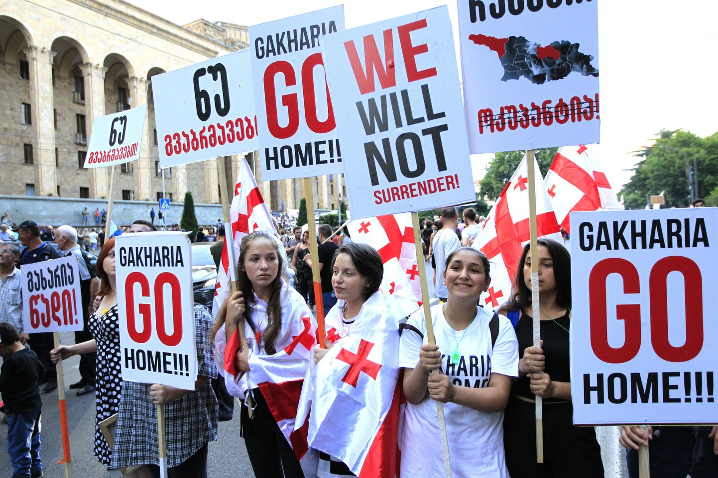 Волна протестов в Грузии началась 20 июня после того, как депутат Госдумы РФ Сергей Гаврилов на заседании Генассамблеи Межпарламентской ассамблеи православия занял место спикера грузинского парламента.