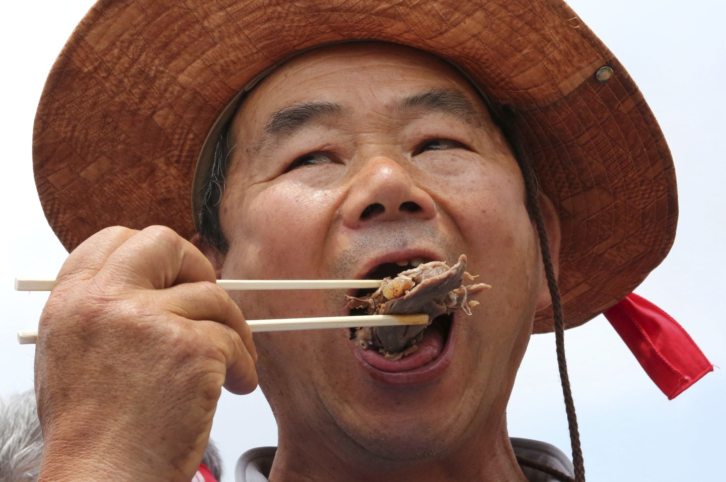 Koeraliha sööv mees mullu Lõuna-Koreas.